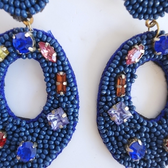 NEW Blue Stone Embellished Seed Beaded Retro Cut Out Oval Earrings - Picture 5 of 7